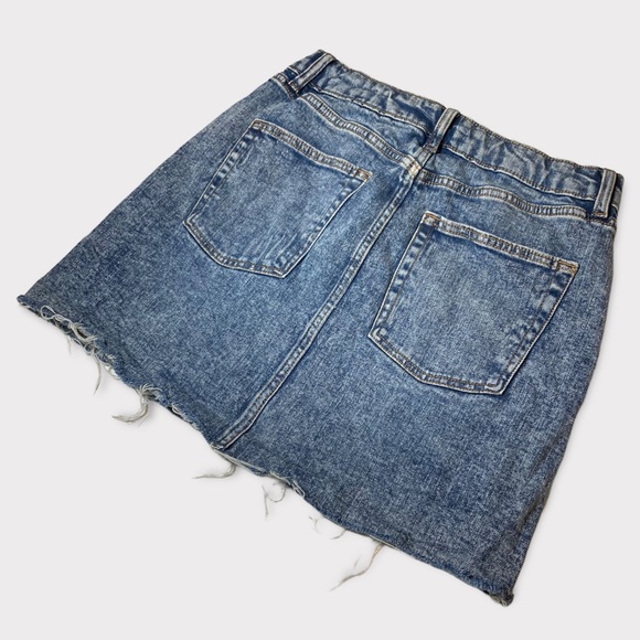 Wild Fable Distressed Raw Hemline Denim Mini Skirt Size 6 - Picture 7 of 15